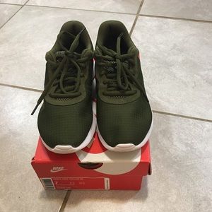 Nike Tanjun. Size 7
